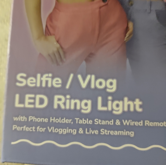 Heart shaped selfie/vlog LED light - Picture 5 of 6